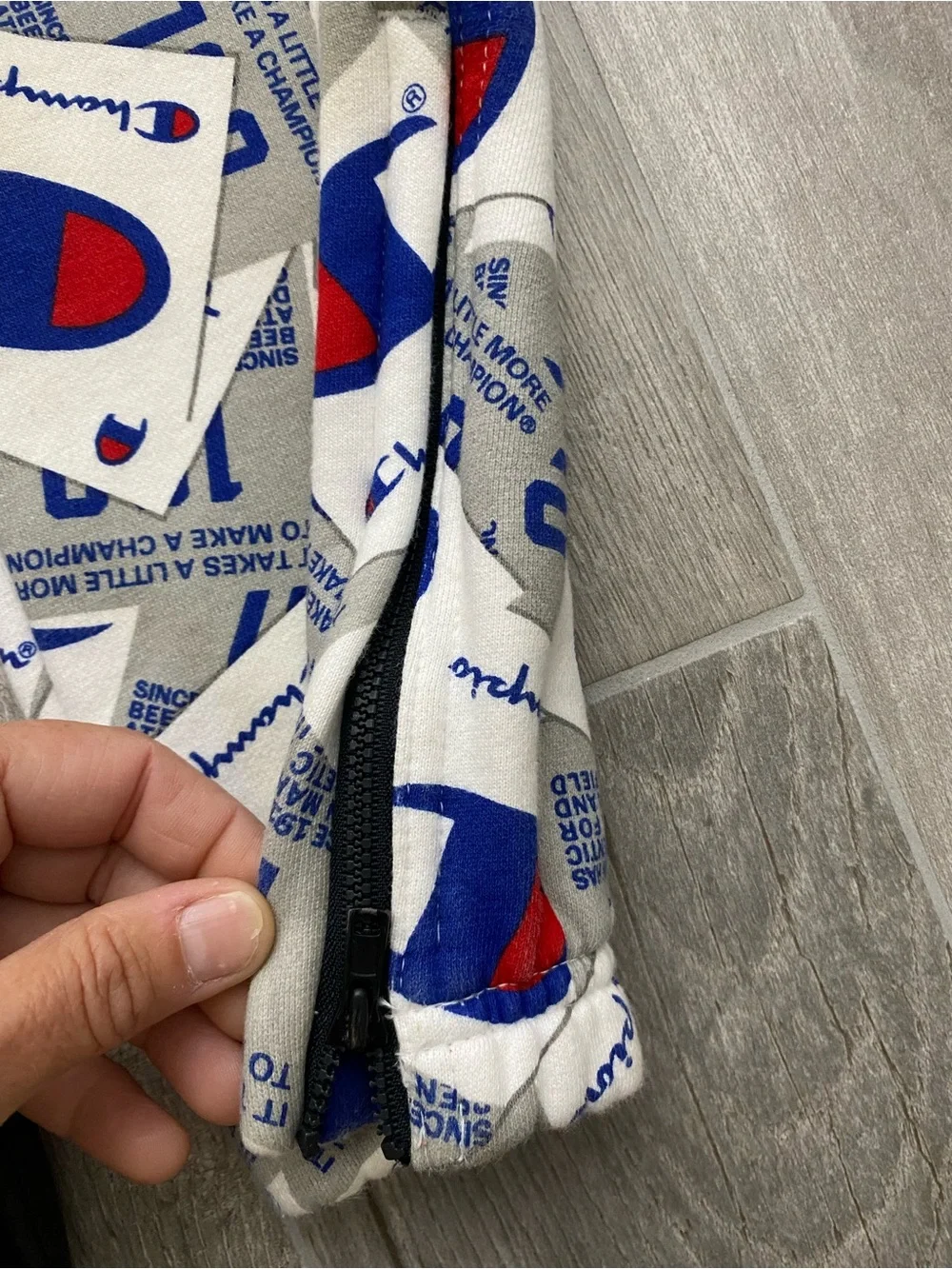 Champion Super Fleece 3.0 Overall an all-over jock tag print unisex size M - Picture 7 of 14